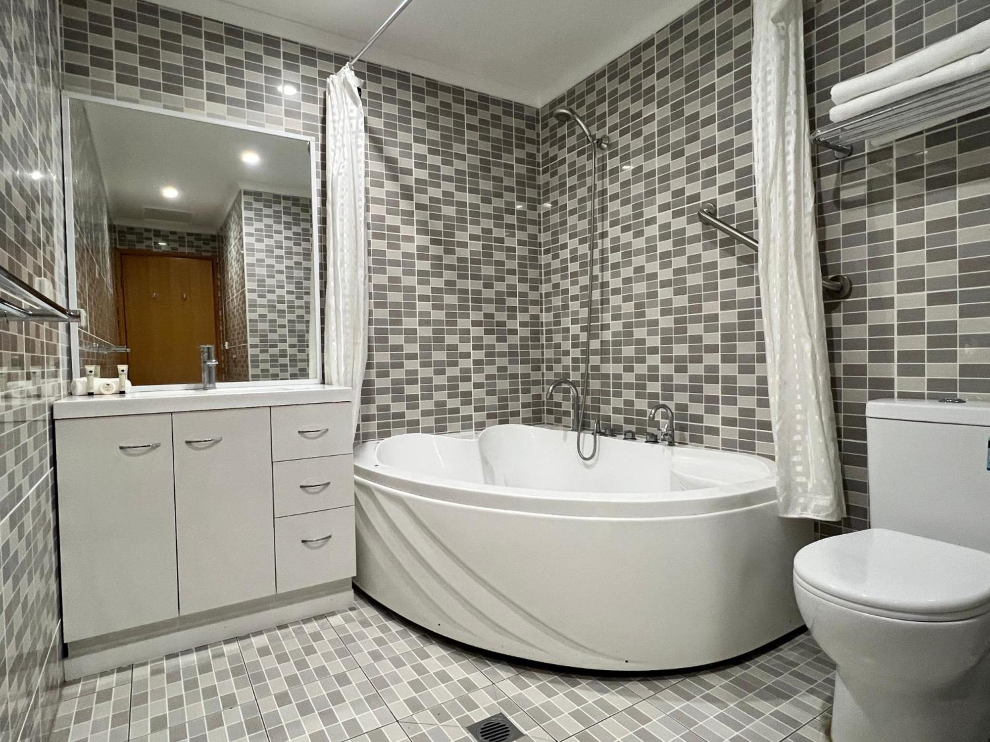 The Phoenix Artesian Spa Resort And Accommodation Moree Eksteriør billede